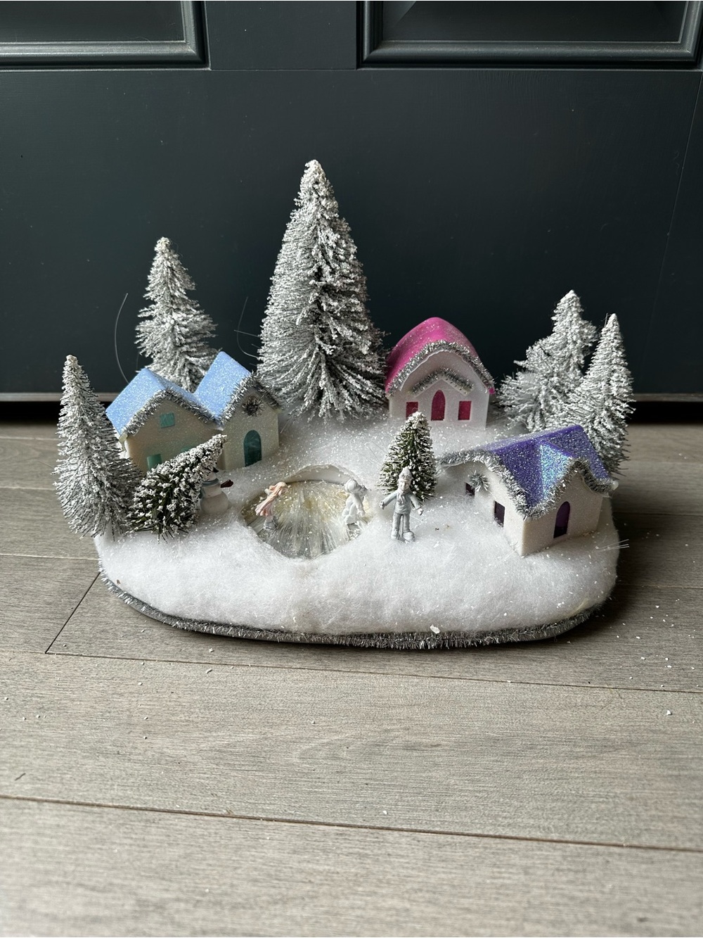 Avon Light Up Holiday Winter Snowcap Village Christmas Battery Operated